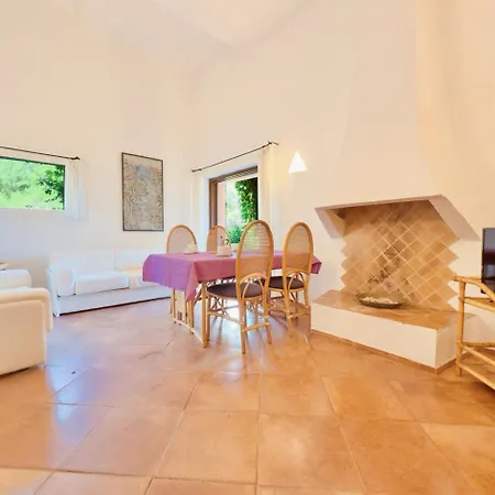 Alba Ruja 2 Holiday home *